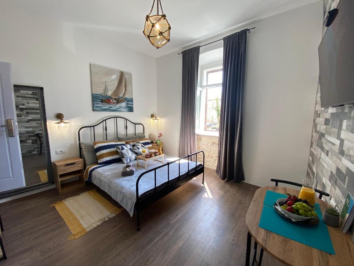 Lukadorajana Pula City Center Ngoại thất bức ảnh